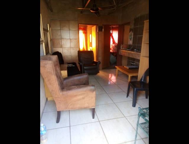 2 BEDROOM HOUSE FOR SALE IN SOSHANGUVE XX